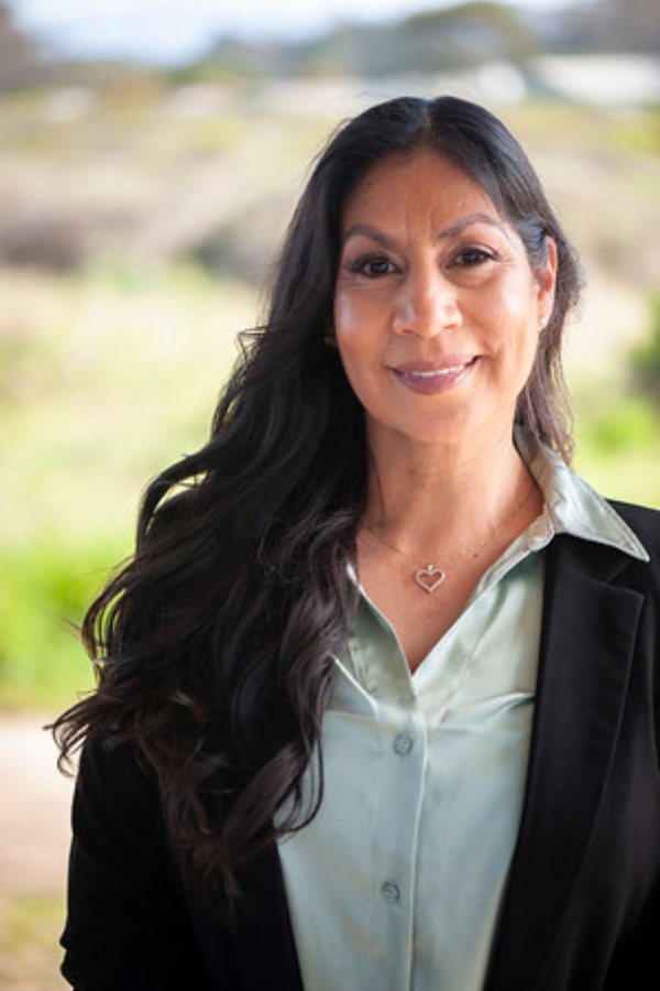 sylvia turner headshot